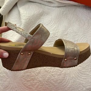 Volatile wedge sandal